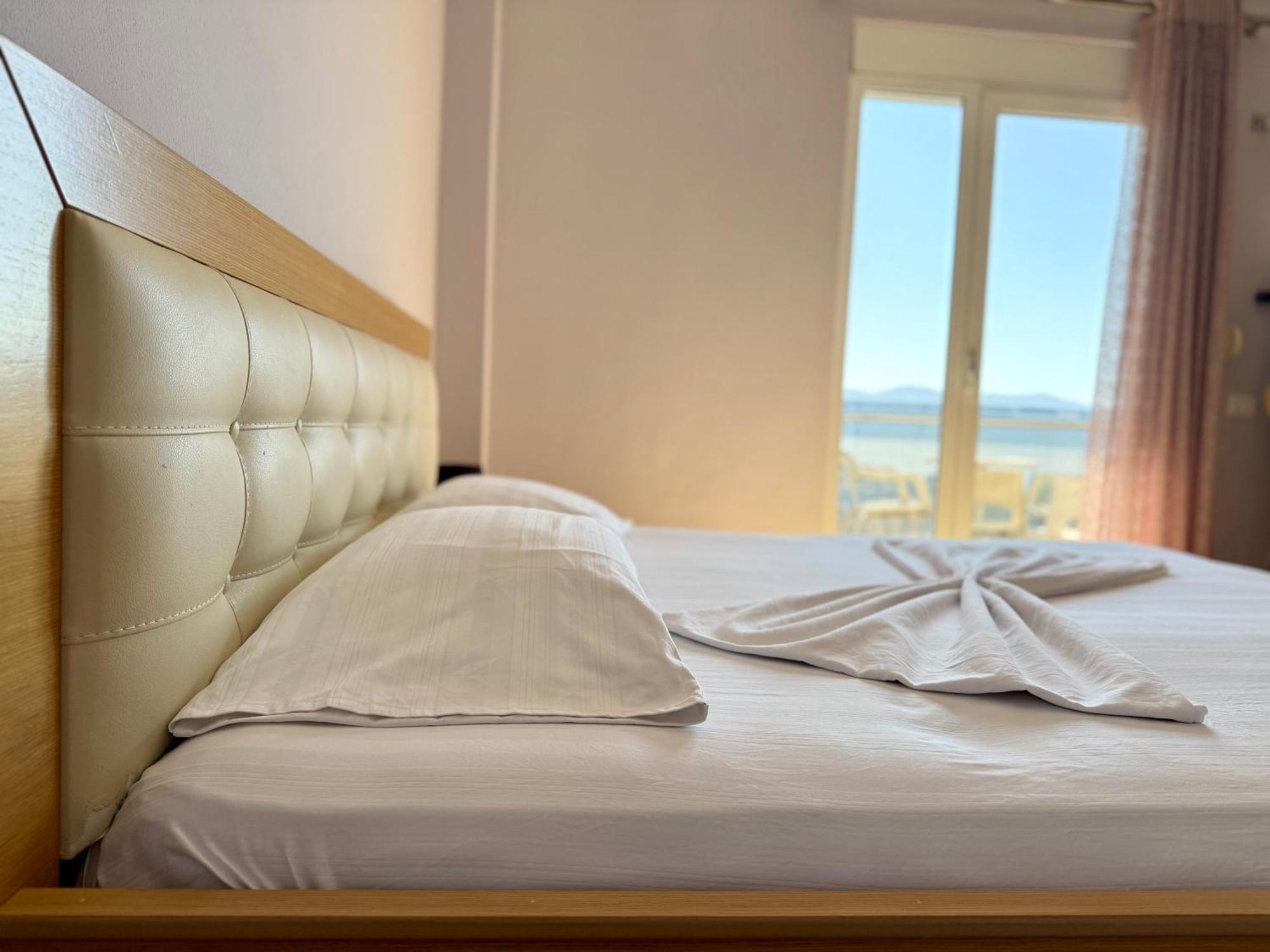 Spectacular Seaview Apartment Vlore Exterior photo