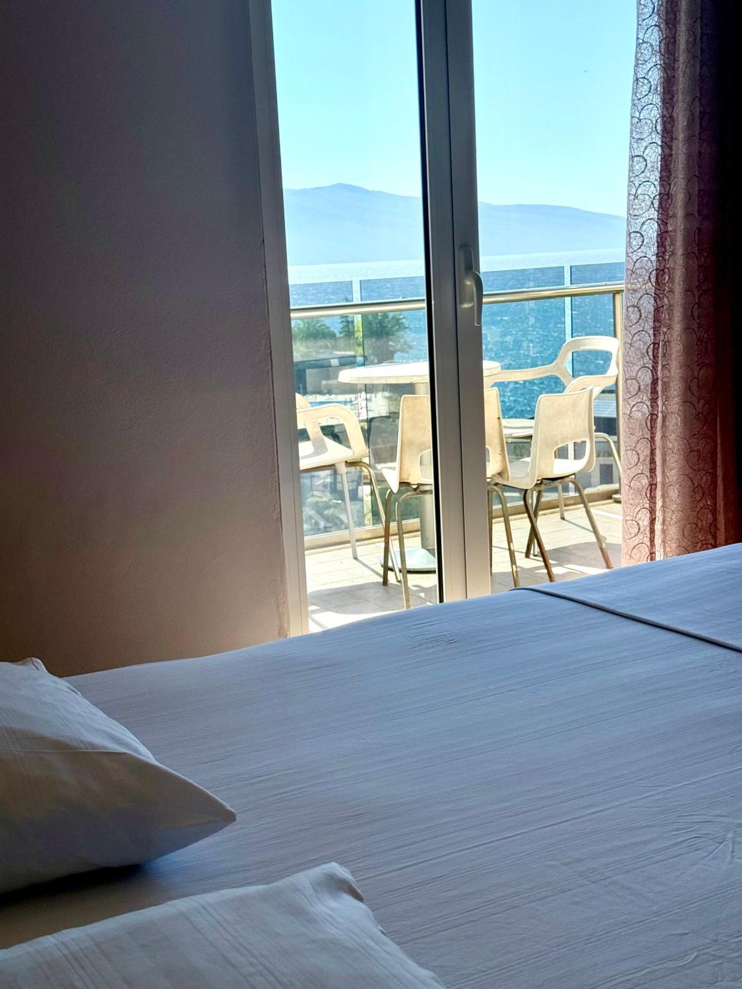 Spectacular Seaview Apartment Vlore Exterior photo